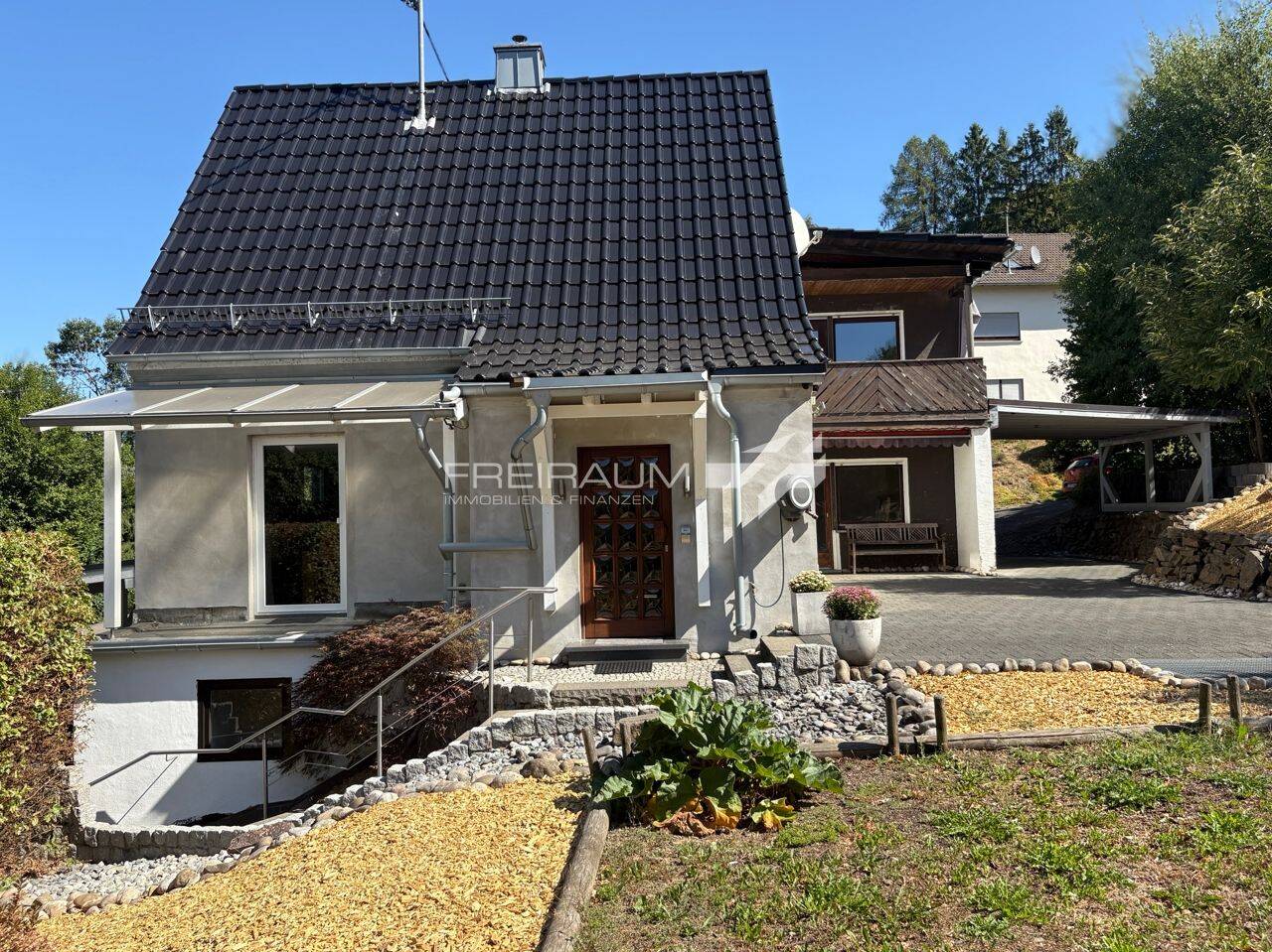 FREIRAUM4 +++ Renoviertes 1-2-Familienhaus mit tollem Garten, 57258 Freudenberg