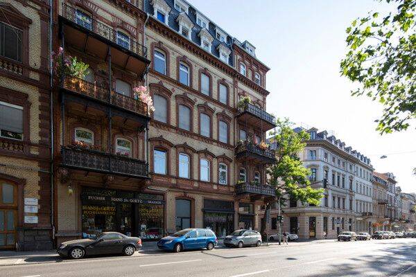 schöne Grosße 3 Zimmer Wonung mit in der City mit Schöne Balkon, 65185 Wiesbaden (Wiesbaden)