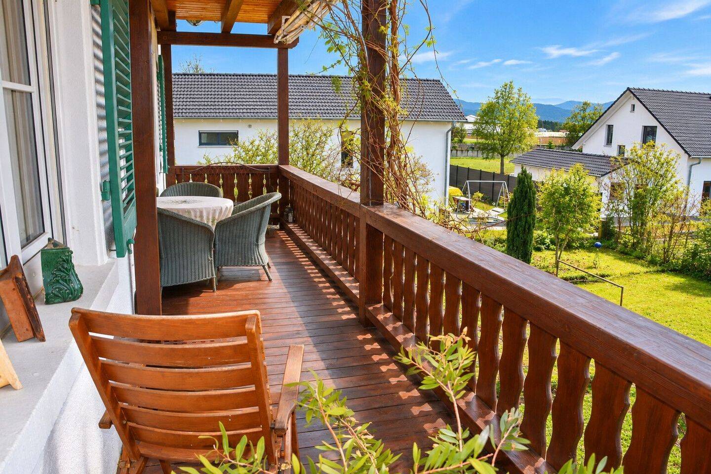 GRÜNE OASE 1: Moderne ETW im skandinavischen Stil mit ca. 100 m² großem Garten-EBK-Balkon-Stellplatz, 79258 Hartheim am Rhein