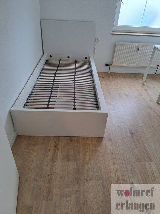Schönes WG Zimmer in Erlangen, 91052 Erlangen (Anger Erlangen-Ost Erlangen-Süd Innenstadt)