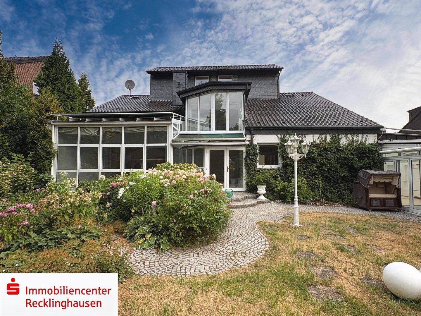RE-Speckhorn! Freistehendes Einfamilienhaus mit großem Innenpool, Sauna und Garage in idyllischer Feldrandlage, 45659 Recklinghausen