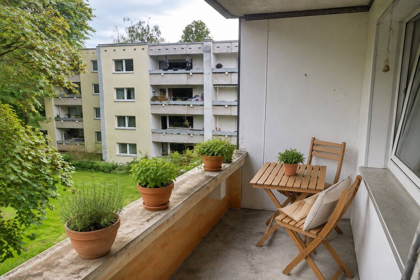 6 Zimmer. Viel Platz. Wohnen im Grünen mit Balkon und TG, 40629 Düsseldorf (Gerresheim Grafenberg Hubbelrath Ludenberg Rath)