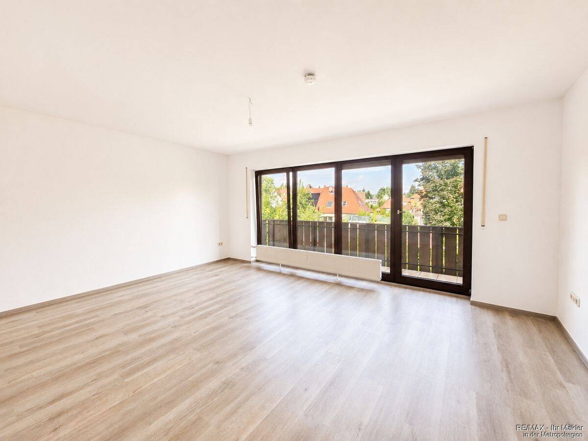 Helle 3-Zimmer-Wohnung mit Balkon und Garage in gepflegten 3-Familienhaus, 90451 Nürnberg (Eibach Hafen Maiach Reichelsdorf Röthenbach bei Schweinau)