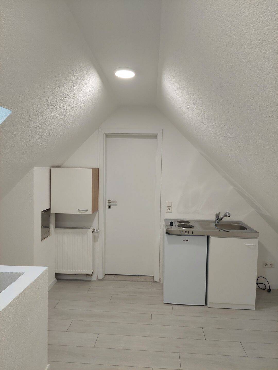 Gemütliche Dachgeschosswohnung mit neuer Einbauküche, 78054 Villingen-Schwenningen