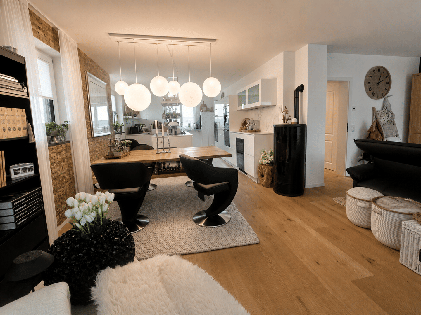 Einziehen statt bauen: 180 m² Premium-Doppelhaushälfte mit PV, Klima und Doppelgarage, 84332 Hebertsfelden