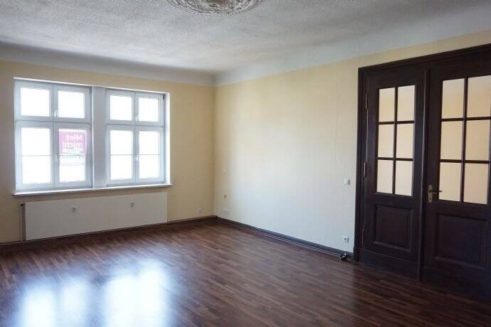 **attraktive 3-Raum WE im Zentrum**, 8451 Crimmitschau