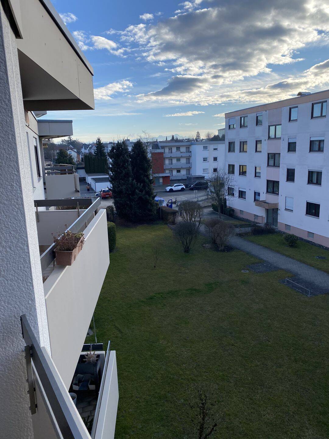 SOFORT BEZIEHBAR! Charmante, helle 3-Zimmer-Wohnung mit Bergsicht, 88045 Friedrichshafen