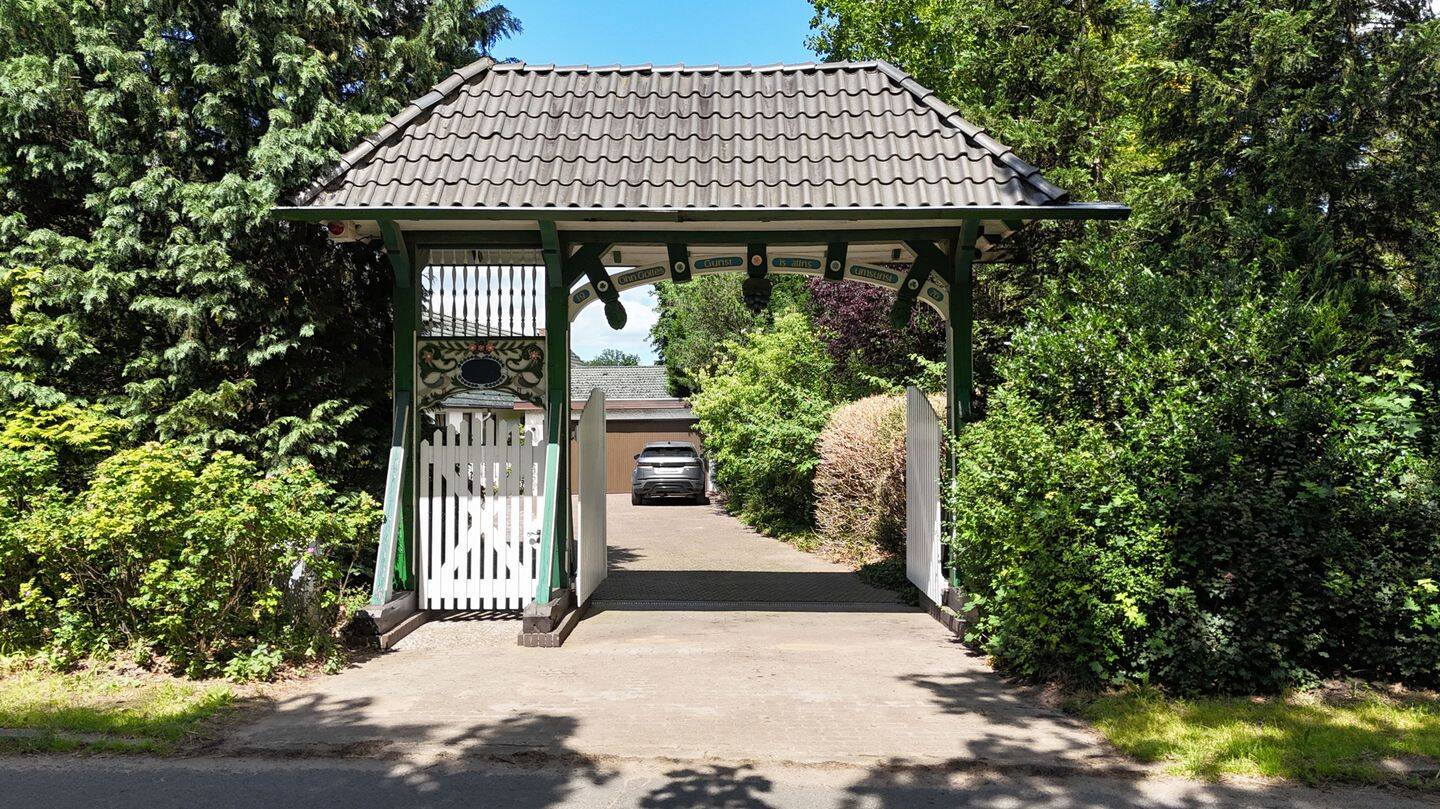Attraktive Familienvilla mit Pferdekoppel – Stadtrand Hamburg, 22889 Tangstedt
