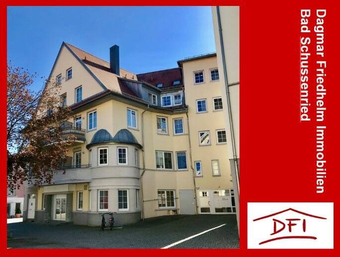 Liebenswerte 1,5-Zimmer Maisonette-Whg. für Einzelpersonen mit Balkon, EBK, Parkettboden und Aufzug im Herzen und über den Dächern von Bad Waldsee, 88339 Bad Waldsee