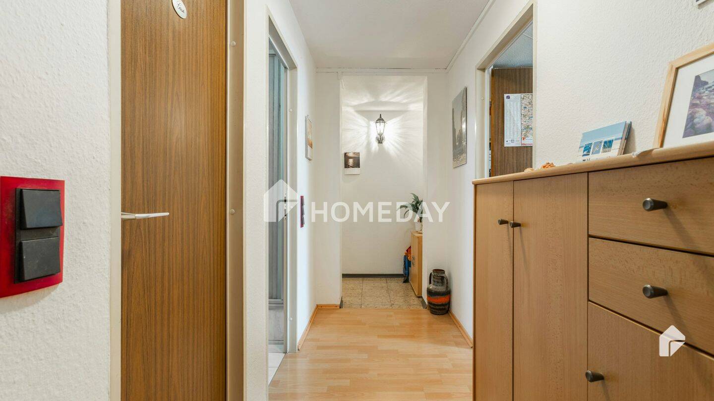 Ruhige Lage! DG-Wohnung mit 4 Zimmern, EBK und Keller, 67657 Kaiserslautern (Innenstadt)