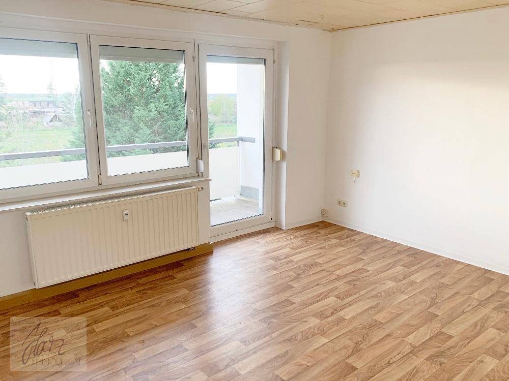 ***AB SOFORT ZU VERKAUFEN*** 1-Raumwohnung mit großzügigem Balkon, Einbauküche und Tageslichtbad mit Dusche, 1609 Wülknitz