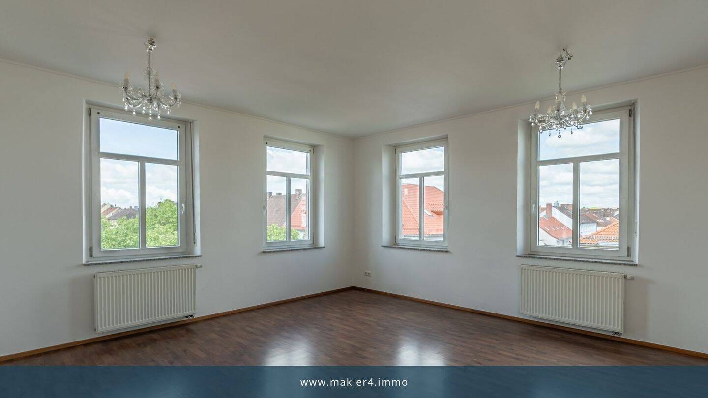 Großzügige Stadtwohnung im markanten Turmbau, 97421 Schweinfurt