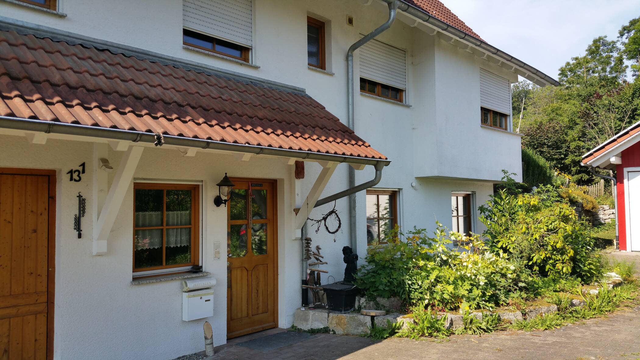 Großzügige 5,5-Zimmer-Wohnung mit Garten, Terrasse, Garage und Keller in Berg, 88276 Berg