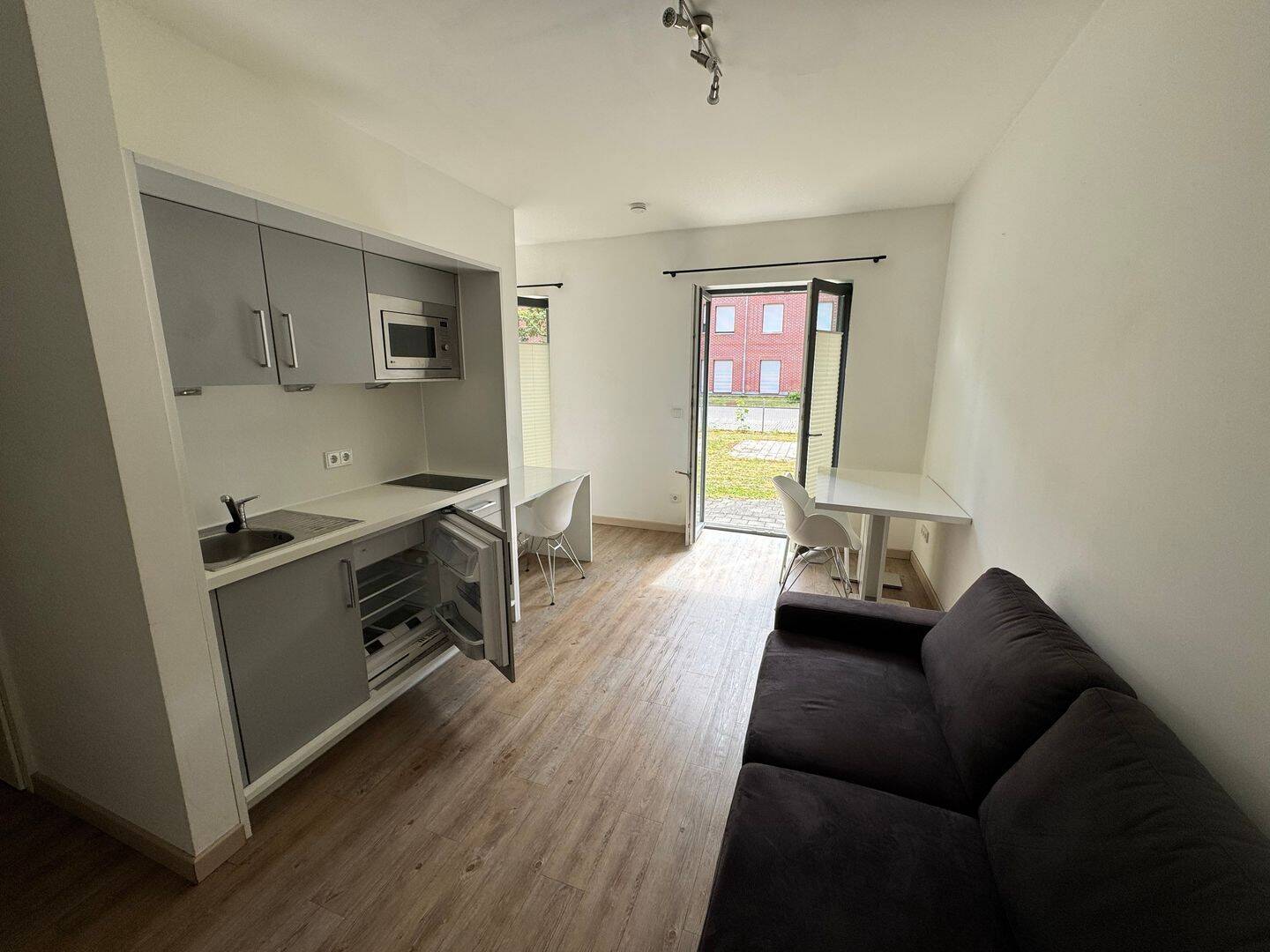 Möbliertes Studentenapartment mit All-inclusive-Miete!, 85053 Ingolstadt (Ingolstadt Kothau Niederfeld Ringsee Rothenturm)