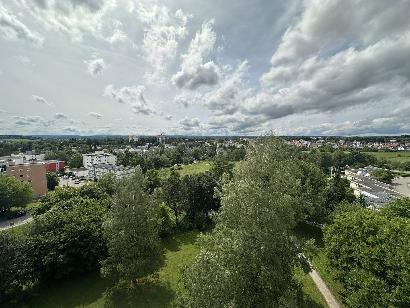Großzügig Wohnen mit 2 Balkonen, herrlichem Weitblick und Tiefgaragenstellplatz, 78050 Villingen-Schwenningen