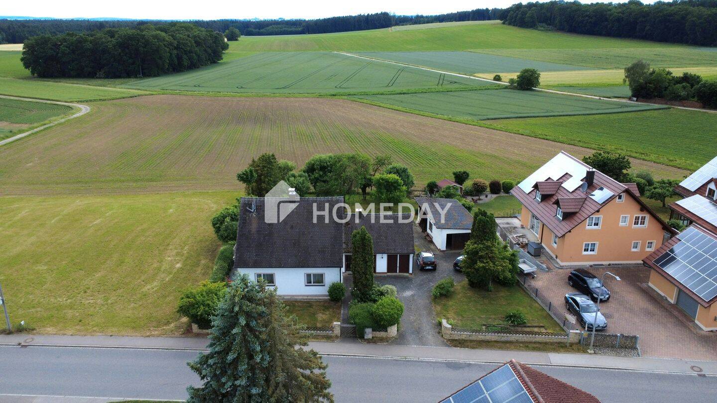 Wohnen im Grünen: Einfamilienhaus mit Terrasse, Garage und viel Freiraum, 93342 Saal a.d. Donau (Saal)