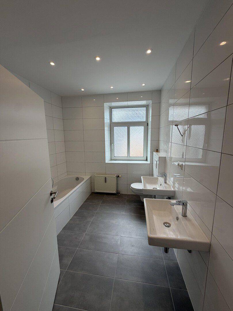 Kernsanierte 3 Zimmer Wohnung – WG geeignet, 86154 Augsburg (Oberhausen)