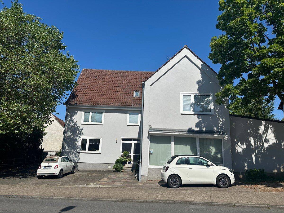 Ehemalige Fleischerei mit großer Wohnung, Hofscheune und verwunschenem Garten steht zum Verkauf!, 34308 Bad Emstal