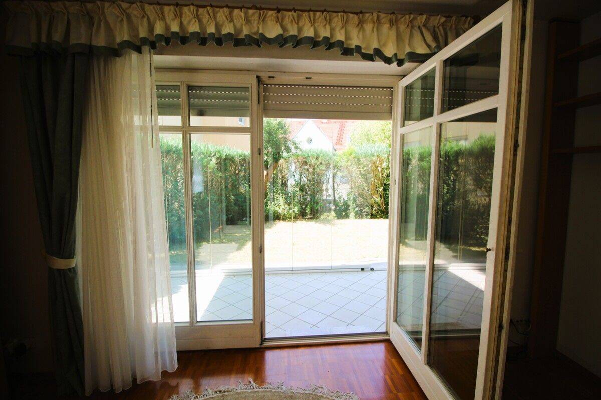 Ihr neues Wohlfühlzuhause: Lichtdurchflutete 4 Zimmer-EG-Wohnung mit kleinem Garten, 94496 Ortenburg