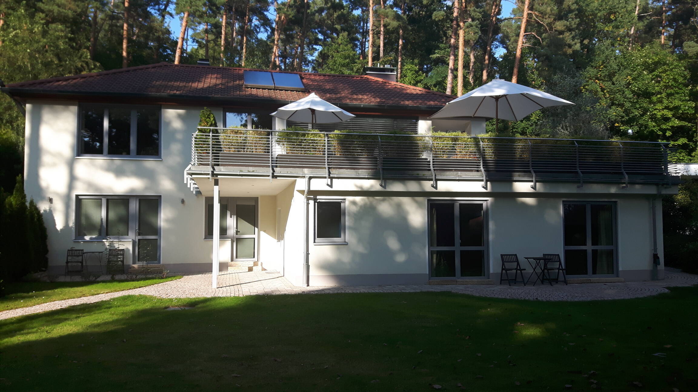 Möblierte 2 Zi. Wohnung für Wochenendheimfahrer, 91054 Erlangen (Burgberg Erlangen-Nord Erlangen-Ost Innenstadt Sieglitzhof)