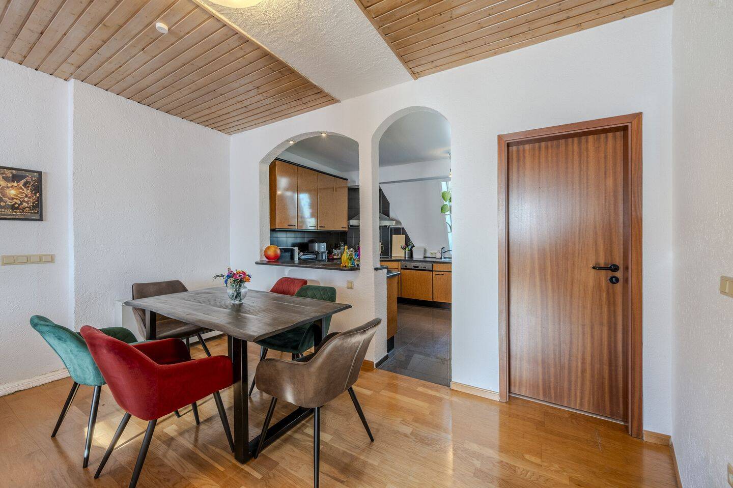 Charmante 3-Zimmer-Dachgeschosswohnung in Stuttgart-Ost, 70186 Stuttgart (Ost)