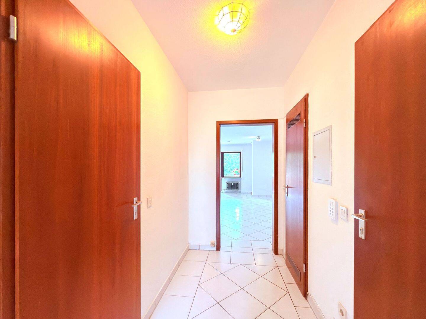 Helle 2-Zimmer-Wohnung mit Westbalkon zwischen Innenstadt und Burgberg, 91054 Erlangen (Burgberg Erlangen-Nord Erlangen-Ost Innenstadt Sieglitzhof)