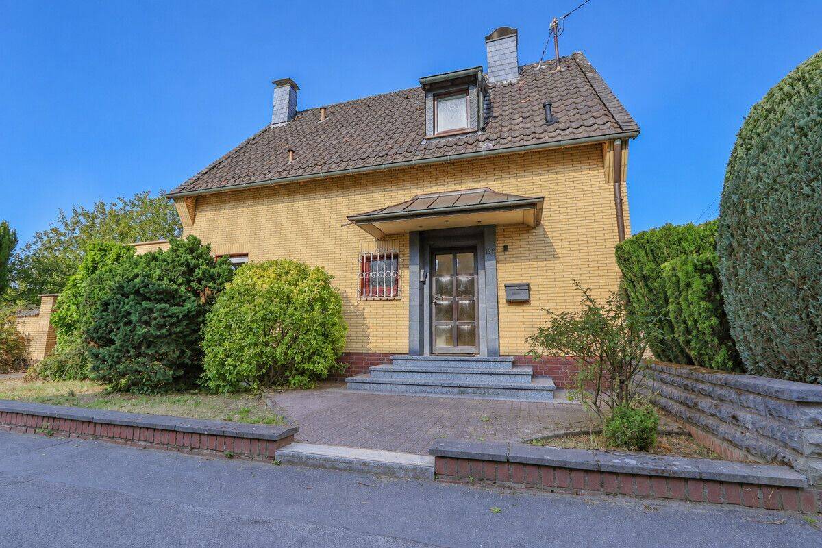 Freistehendes Einfamilienhaus in ruhiger und gefragter Lage  von Korschenbroich-Neersbroich, 41352 Korschenbroich