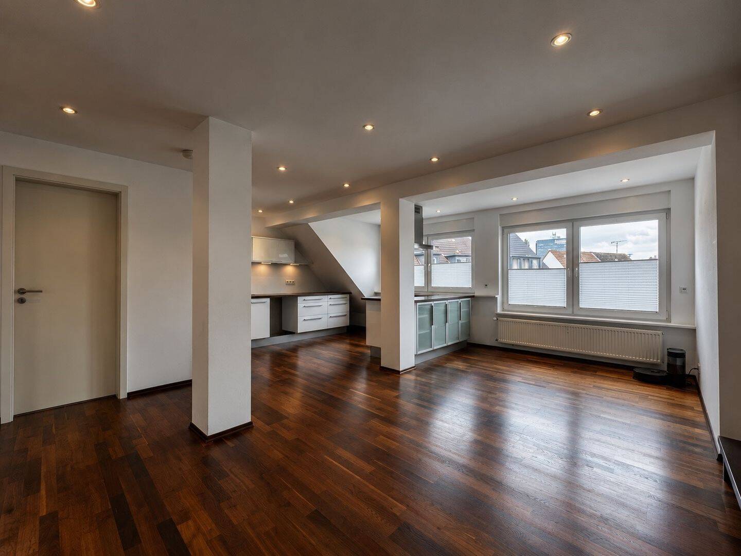 4-Zimmer-Maisonettewohnung mit ca. 170 m², Südterrasse, Balkon und Garage!, 45145 Essen (Frohnhausen Holsterhausen)