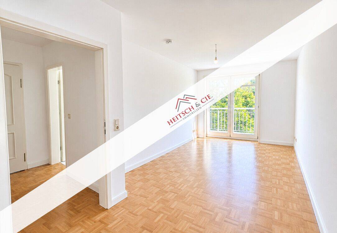 Renovierte 3-Zimmerwohnung mit zwei Balkonen, Tiefgarage & Fahrstuhl in Barmbek!, 22307 Hamburg (Hamburg-Nord Barmbek-Nord)