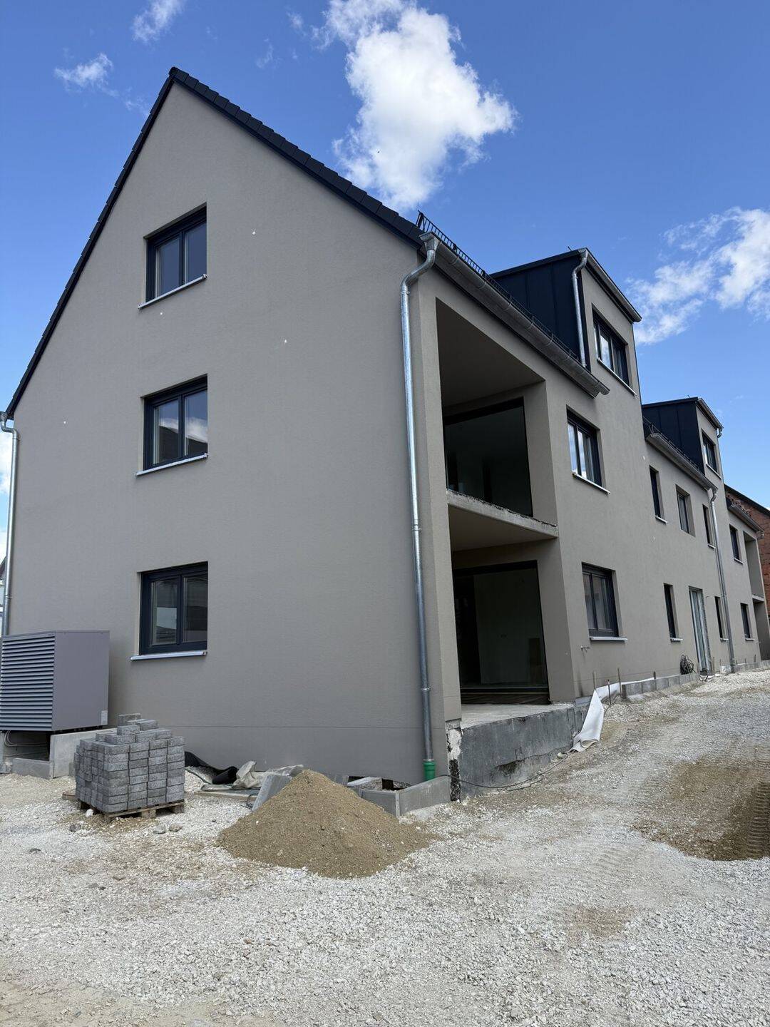 Modernes Apartment mit Tiefgaragenstellplatz in Pförring, 85104 Pförring