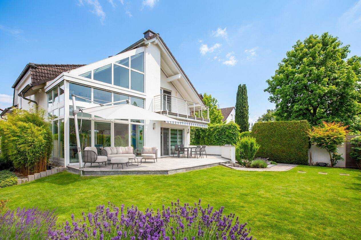 Exklusives Familiendomizil mit Wellnessbereich, PV Anlage, neuer Wärmepumpe – Wohnkomfort auf 321 m², 63110 Rodgau