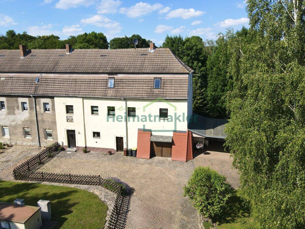 Wohnen auf dem Schlosshof – Einfamilienhaus mit Garage, Carport und Gartenidyll, 6420 Könnern
