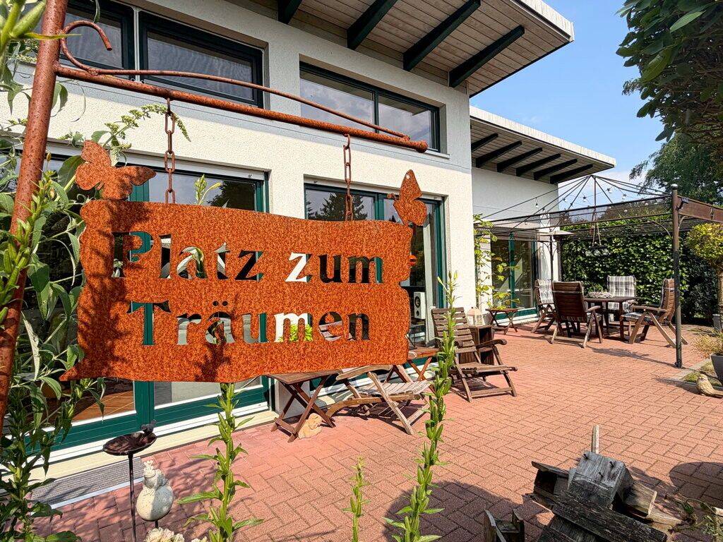 Wohnen mit WOW-Effekt – Traumhaus auf einer Ebene in Pinneberg – Keine Käuferprovision, 25421 Pinneberg
