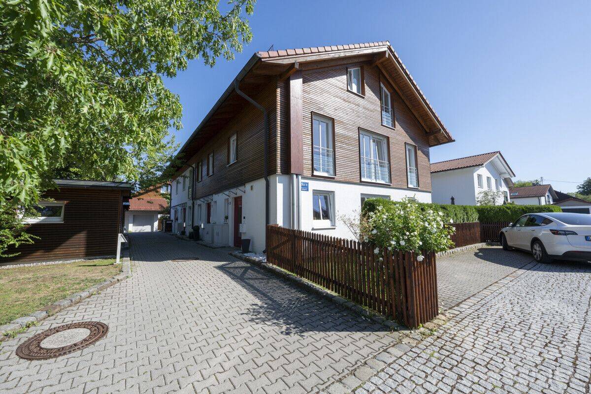 Seltene Gelegenheit: Drei Reihenhäuser eines exklusiven Vierer-Ensembles in Oberhaching, 82041 Oberhaching