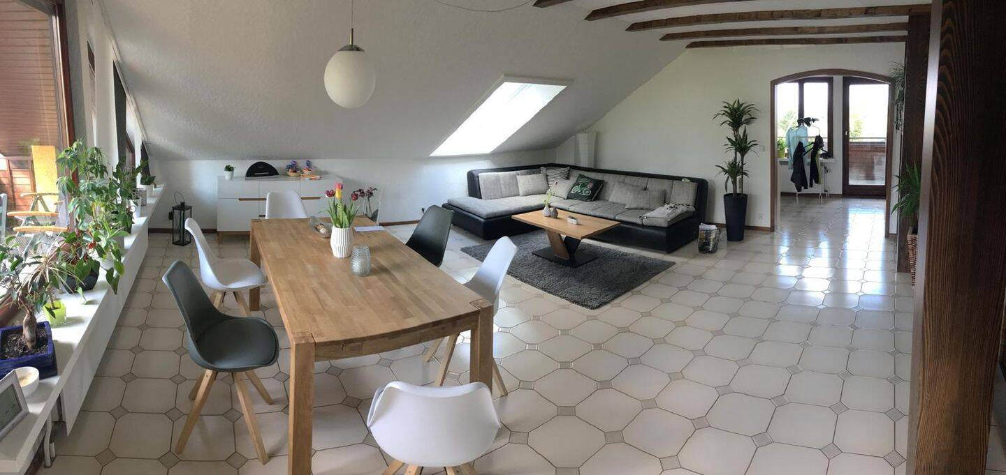 92m² Dachgeschosswohnung mit 2,5 Zimmer, 2 Balkone in Sulgen, 78713 Schramberg
