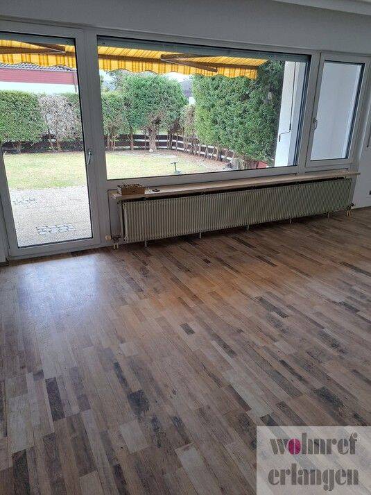Schöner Neu renovierter Bungalow in erlangen Bruck, 91058 Erlangen (Bruck Eltersdorf Erlangen-Süd Sebaldussiedlung Tennenlohe)
