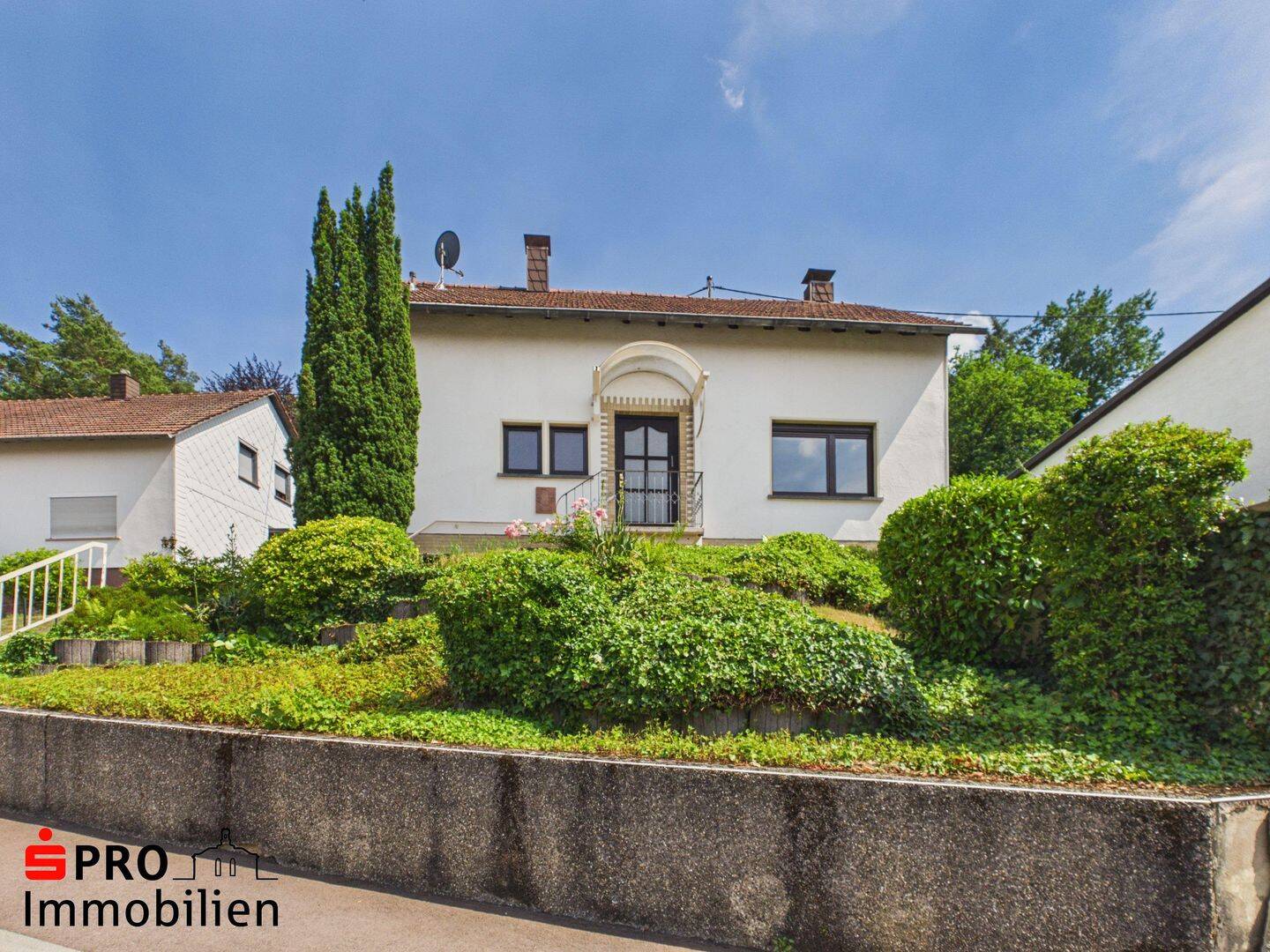 Freistehendes Einfamiliehaus mit Doppelgarage in Ludweiler!, 66333 Völklingen