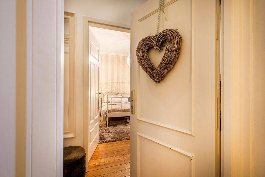 HAMBURG-EIMSBÜTTEL – AB SOFORT EINZIEHEN, JUGENDSTIL-WOHNUNG, 2 ZIMMER, WOHNKÜCHE, SCHÖNES BAD, ERDGESCHOSS, LOGGIA, KLEINE  TERRASSE, 22525 Hamburg (Eimsbüttel Bahrenfeld Eidelstedt Lurup Stellingen)