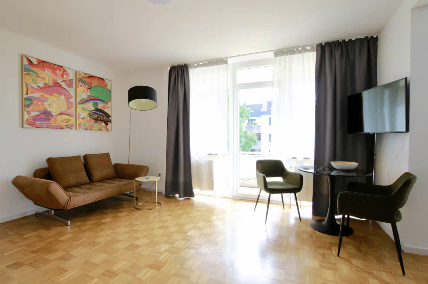 40 m² großes Studio-Apartment mit großem, sonnigem Balkon, 50676 Köln (Innenstadt-Süd Altstadt-Süd)