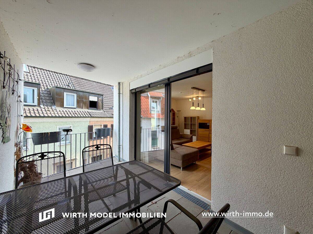 Möbliert & sofort verfügbar: Drei-Zimmer-Stadtwohnung mit TG-Stellplatz, 97421 Schweinfurt