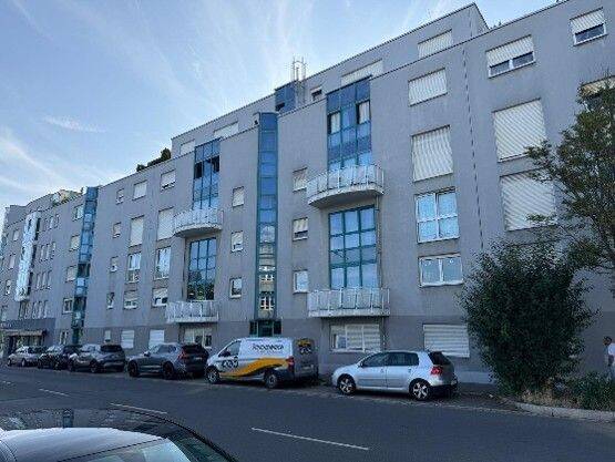Kompakte 1-Zimmer-Wohnung mit Balkon und eigenem Stellplatz in der Tiefgarage, 90411 Nürnberg