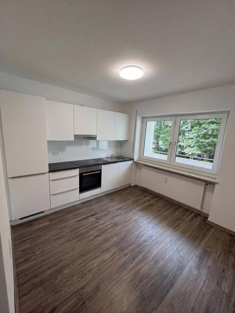 Kernsaniere 3 Zimmer Wohnung mit Küche und sonnigem Balkon, 86316 Friedberg