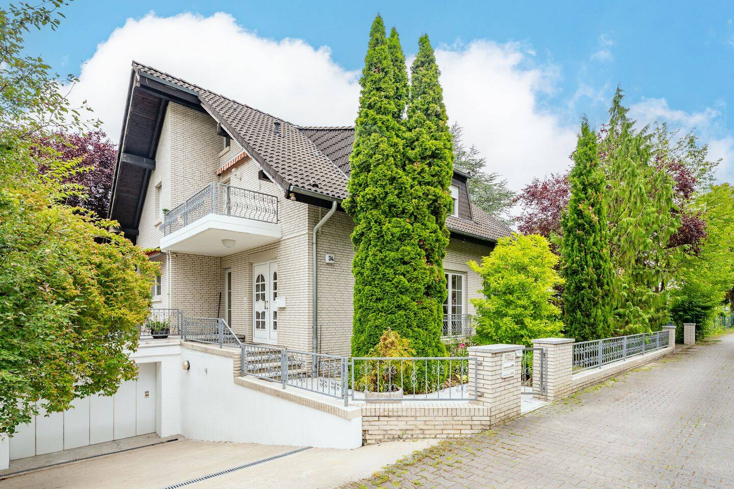 Berlin-Rudow Großzu?giges Einfamilienhaus mit Architektencharakter, 12355 Berlin (Neukölln Kolonie Platanenblick Rudow Siedl. An der Rudower Höhe)