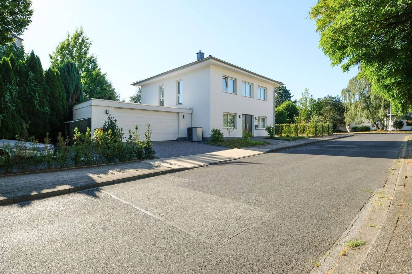 Großzügiges Einfamilienhaus mit Südgarten, Doppelgarage & viel Platz für Familie und Homeoffice, 40822 Mettmann