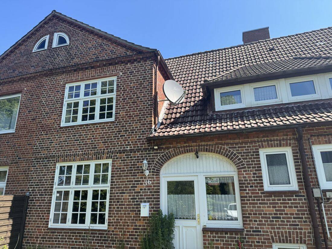 Wow! Stilvolles Denkmaljuwel – renoviertes Reihenmittelhaus mit neuer Küche & vielen Extras in Bestlage, 25541 Brunsbüttel