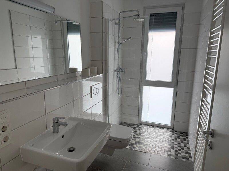 Renovierte neubaugleiche Wohnung in Hörde, 44263 Dortmund (Hörde Mitte Schüren)