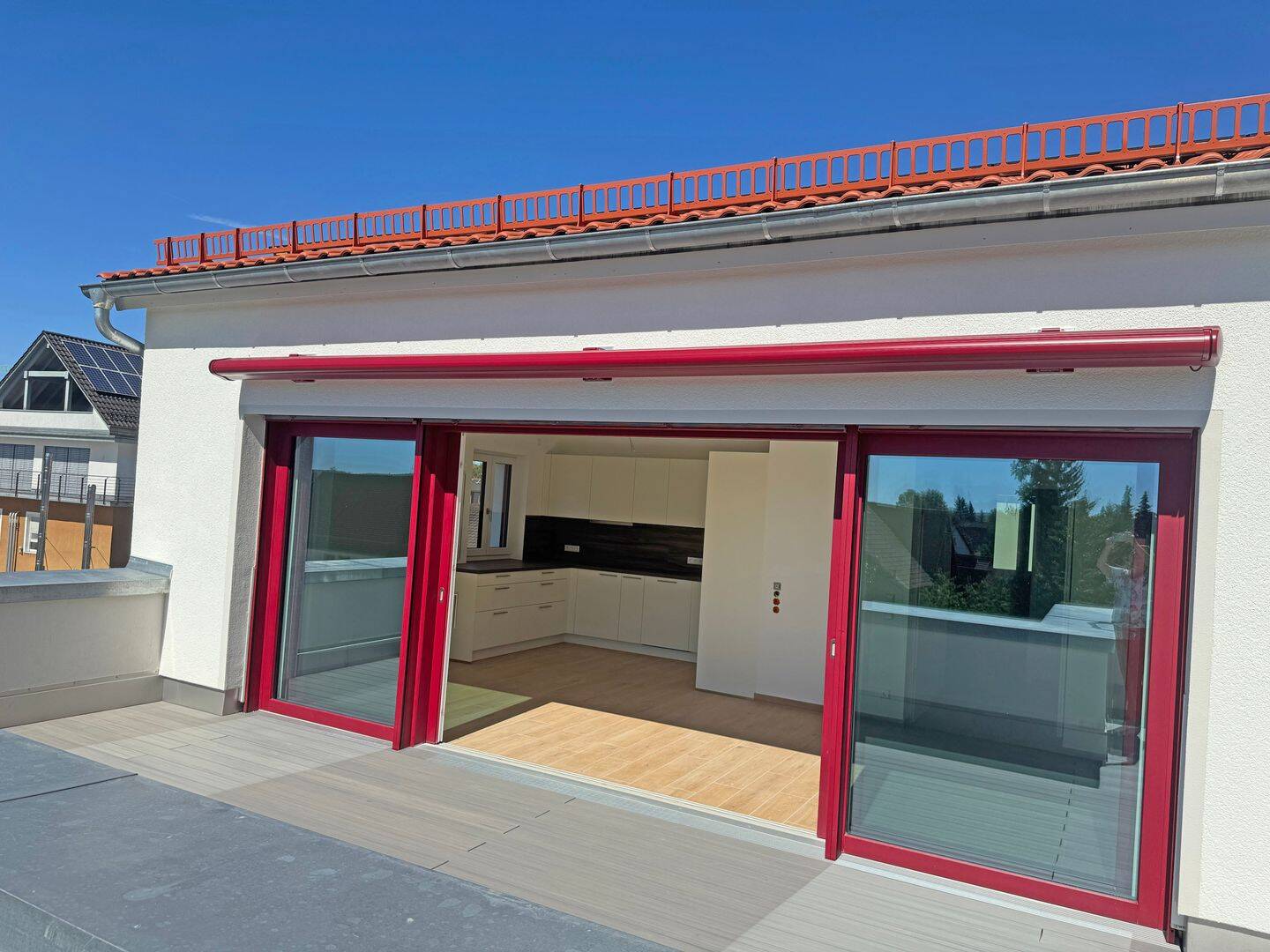 Exklusive Penthouse-Rarität – lichtdurchflutetes, schwellenloses Wohnen mit großzügiger Dachterrasse, moderner Technik und Blick auf das Vöhlinschloss, 89257 Illertissen