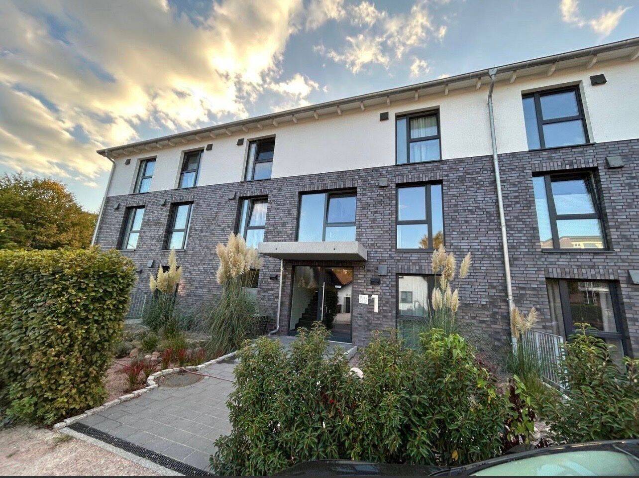 Neubau moderne 4-Zimmer-Wohnung in Hamburg : ideal zum Wohnen und Arbeiten, 22179 Hamburg (Wandsbek Bramfeld)