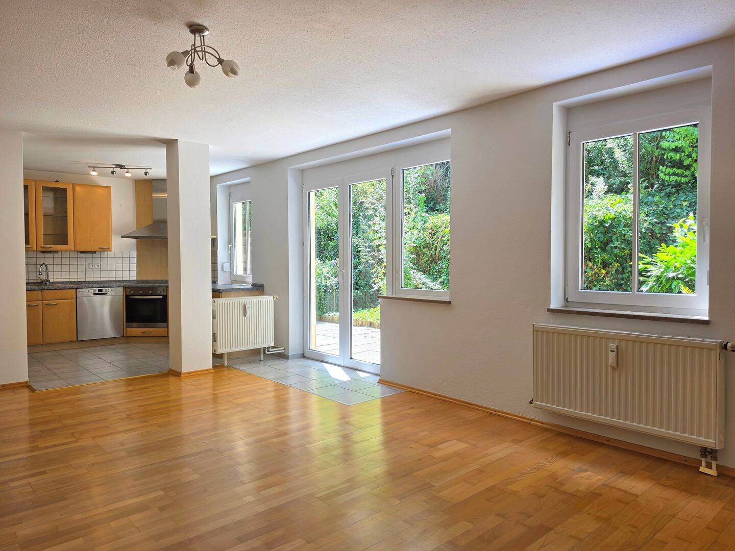 Große 3-Zimmer-Maisonette mit Terrasse & Blick ins Grüne nahe Moniberg, 84036 Landshut