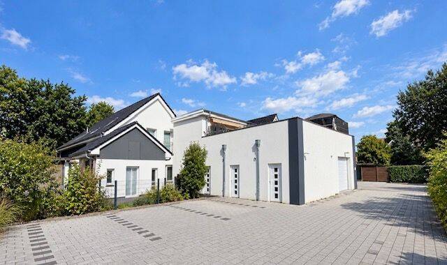 Großzügige 5-Zimmer-Wohnung mit riesiger Dachterrasse – ca. 140 m² in zentrumsnaher Lage von Oldenburg, 26135 Oldenburg (Oldb) (Kreyenbrück Krusenbusch Neuenwege Osternburg Tweelbäke)